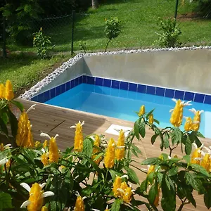 https://chalet-en-bois.comcaribbean.com